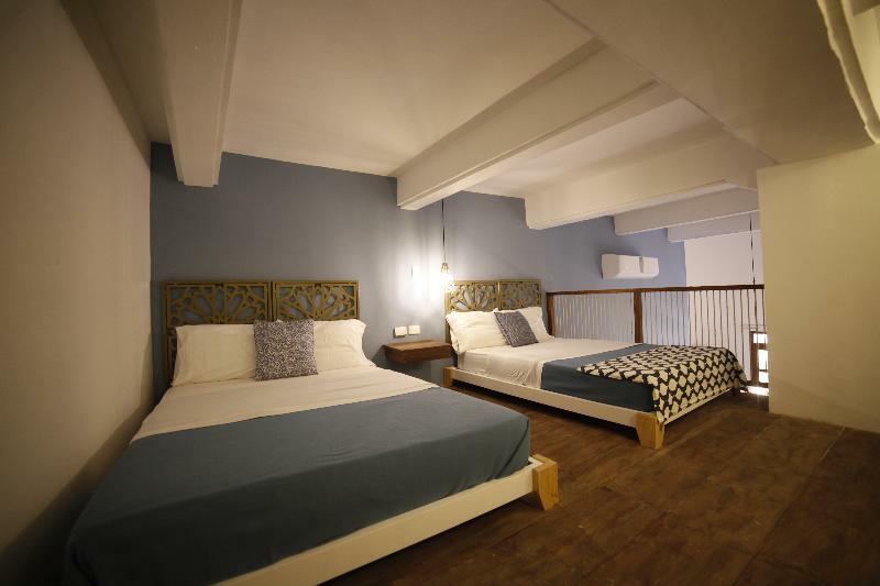 Soy Local Centro Historico Aparthotel 3*