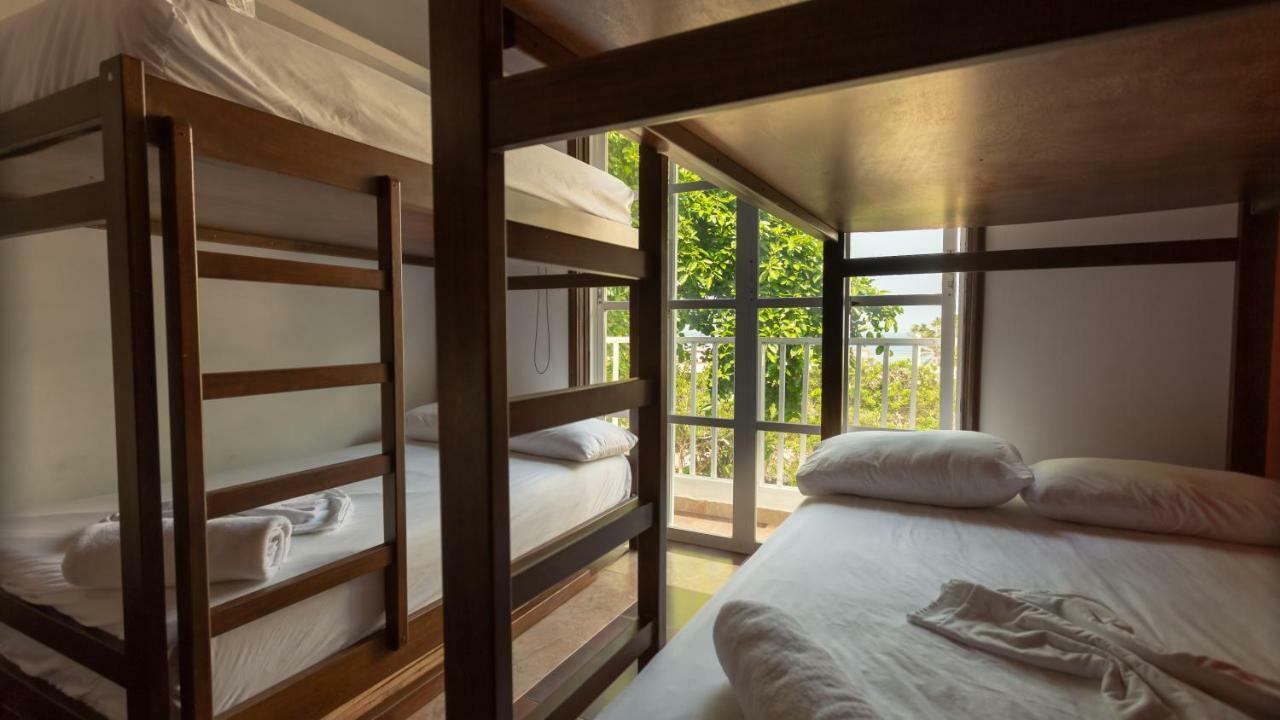 Hollywood Aparthotel
