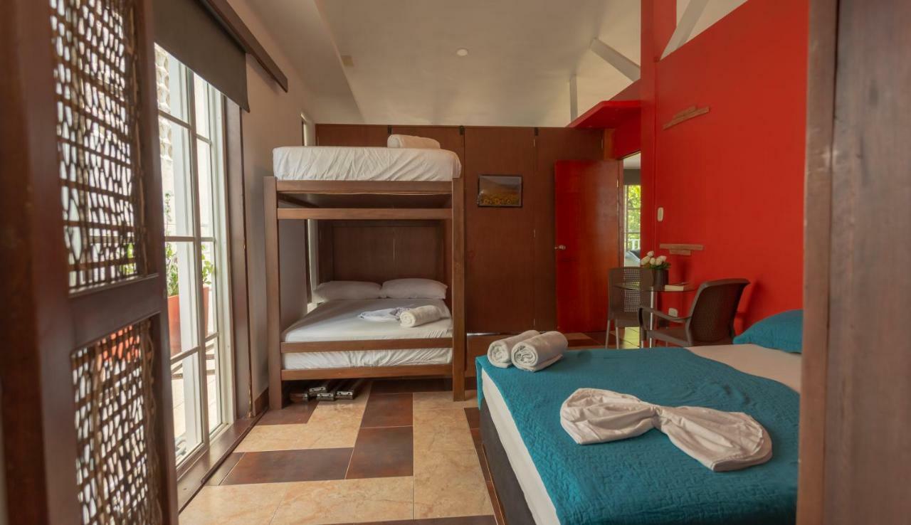 Aparthotel Hollywood 2*