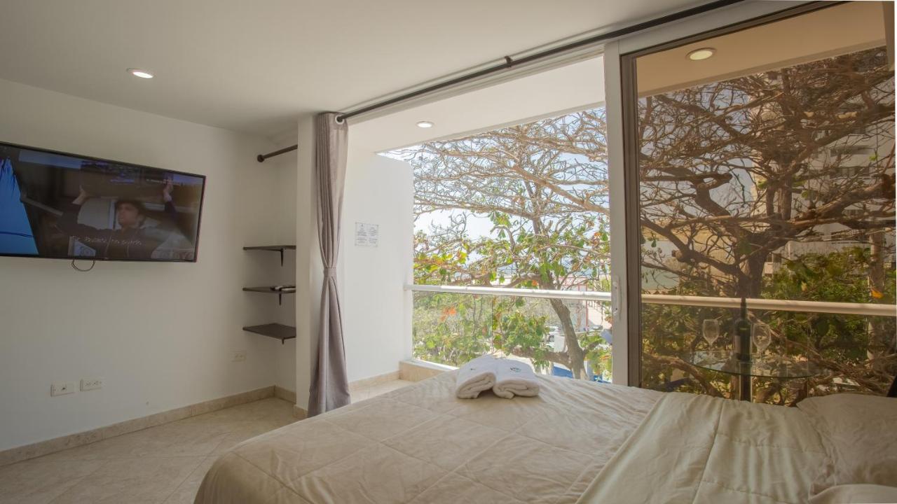 Hollywood Aparthotel