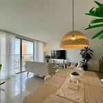 Moderno Y Amplio Apartamento Cerca A La Playa!