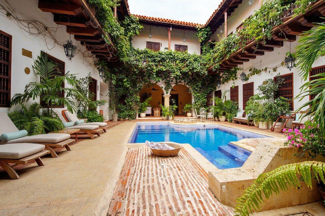 Hotel Boutique Casa Del Arzobispado 5*