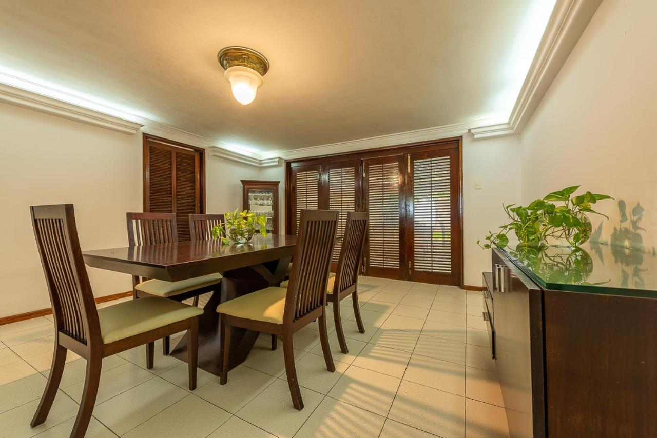 Casa Porto - Luxury 5 Bedroom Beachfront In Bocagrande By Huespedia Villa