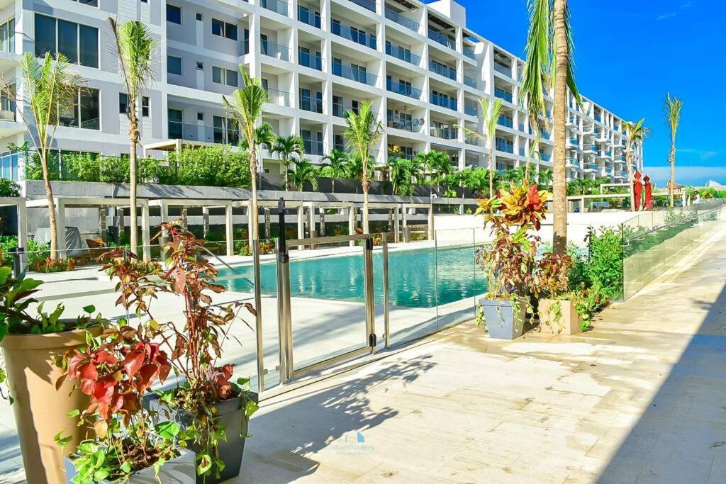 Ocean View Panorama Apartment: Beachfront Luxury With Pools * Cartagena