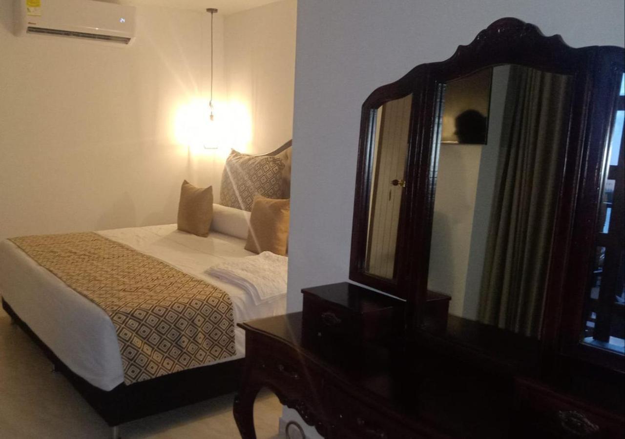 Dorado Plaza Boutique Calle Del Arsenal Hotel