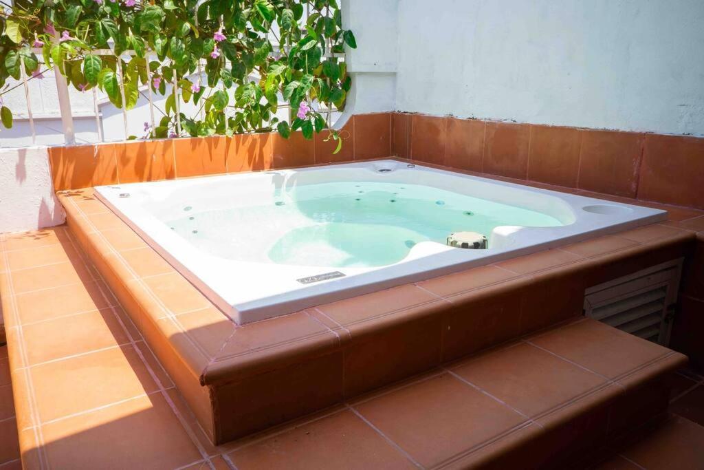 Location! Clocktower Apartment Cartagena