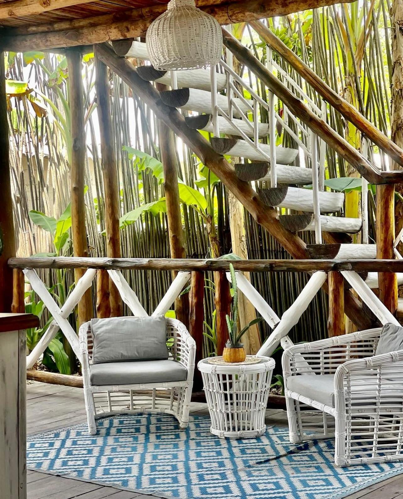 Mira Mira Hostel *