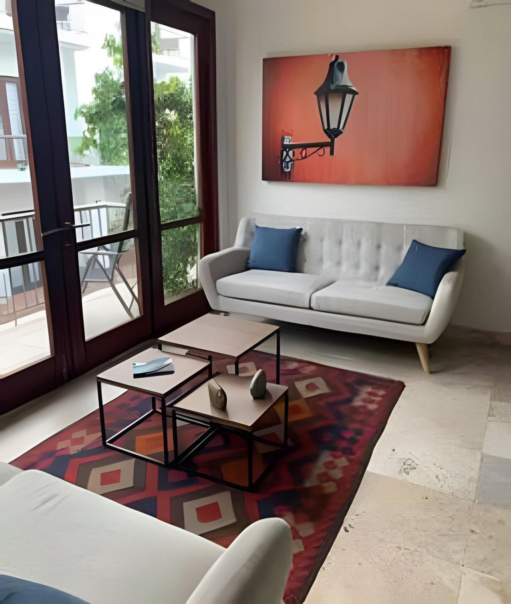 212 Walled Magical Apartment