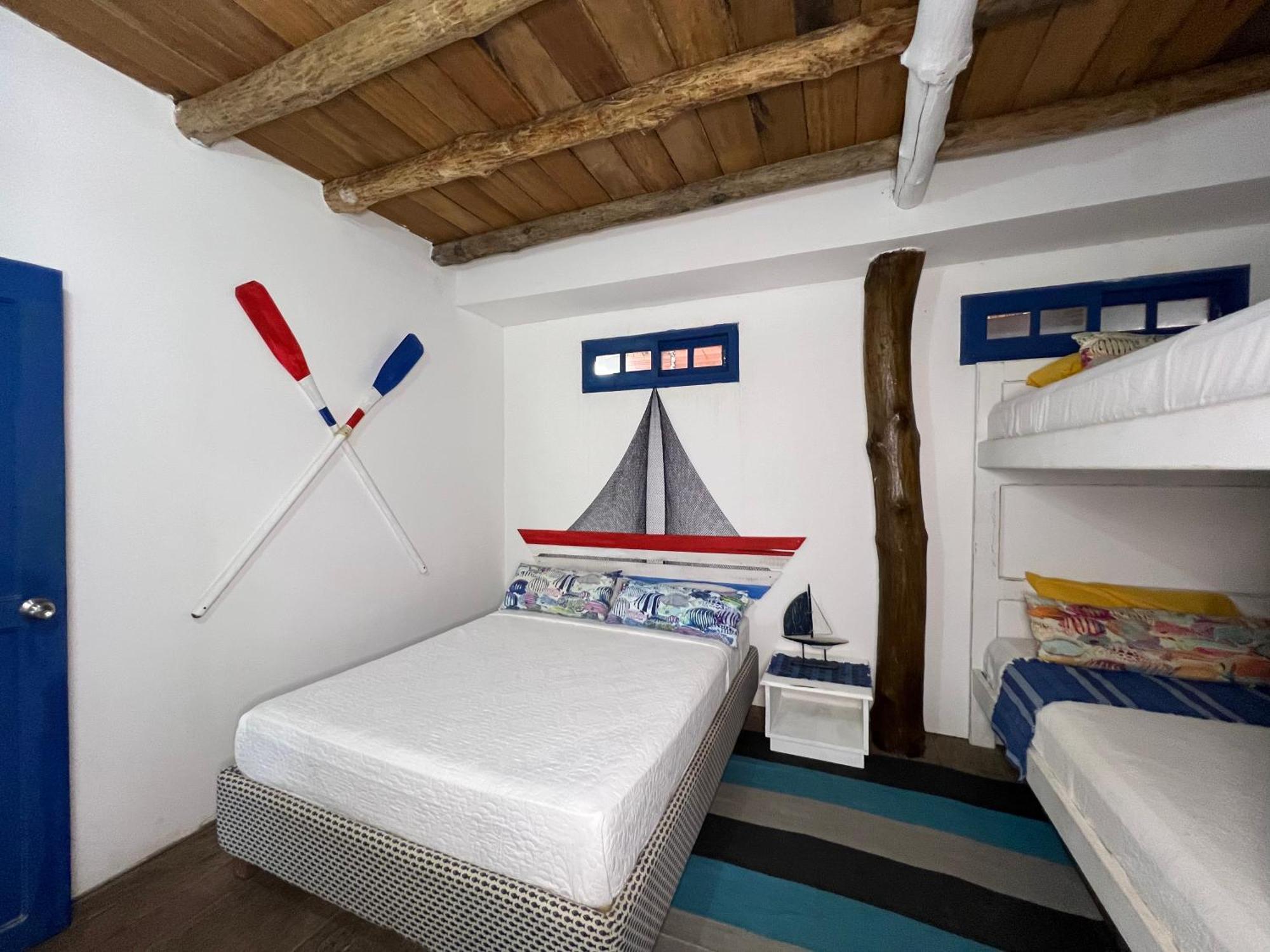 Mira Mira Hostel *