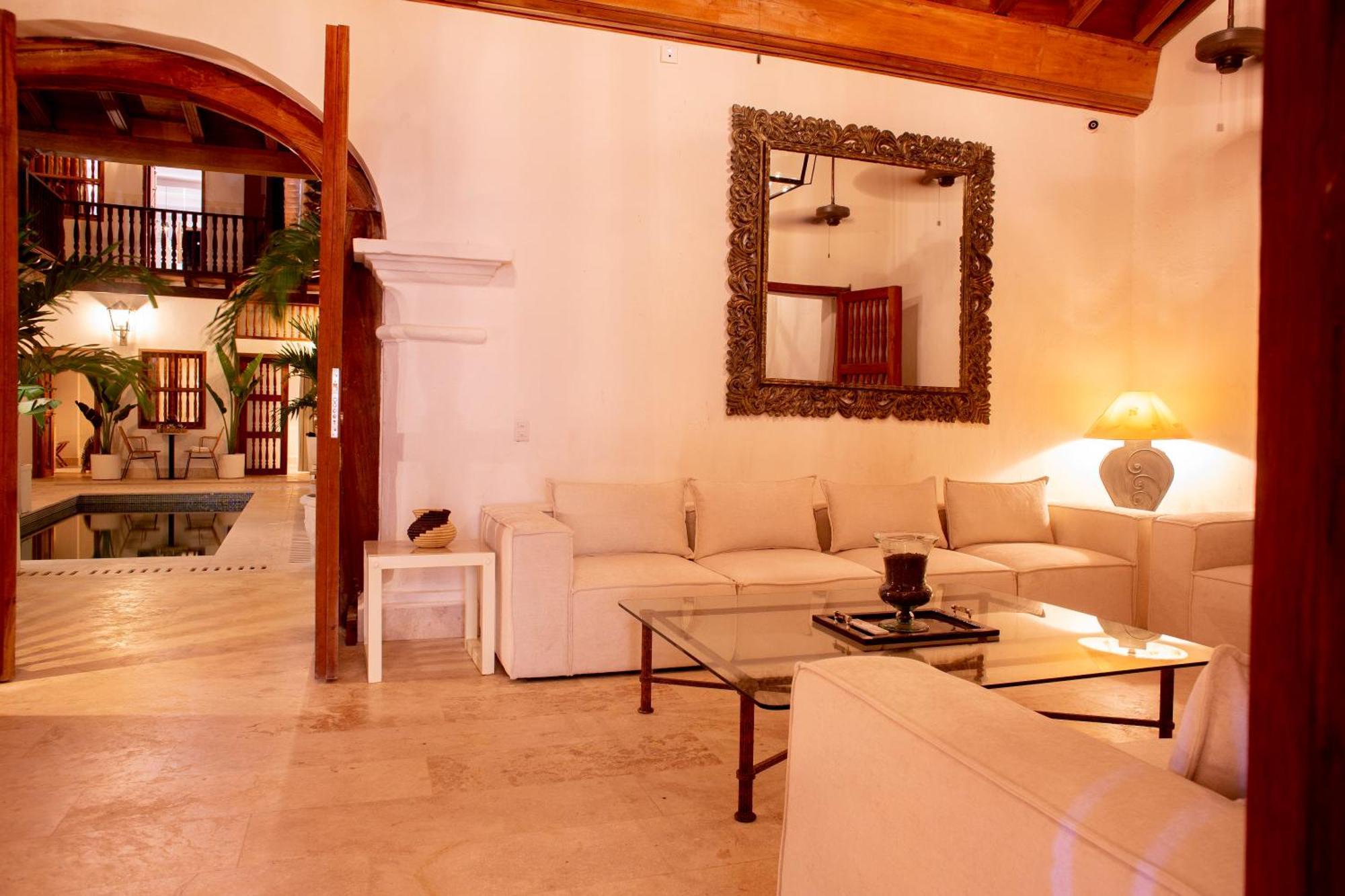 Palmas De Alba Boutique Hotel
