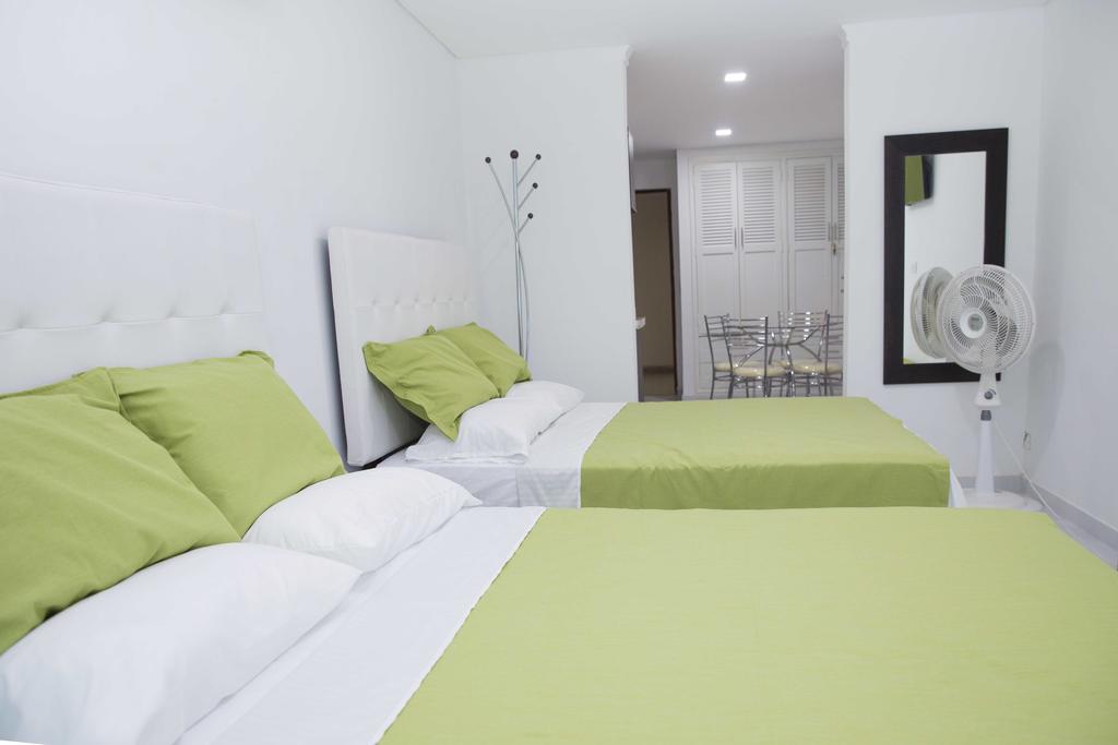 1904 El Laguito Apartment *