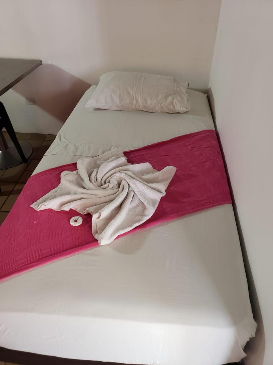 Albergue Mi Llave Hostels *